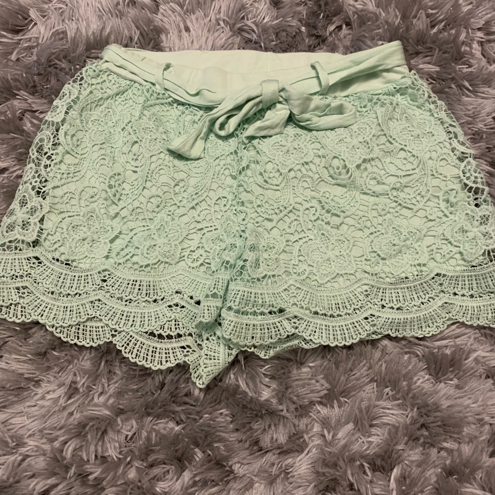 🌻 Mint Lace Shorts 🌻